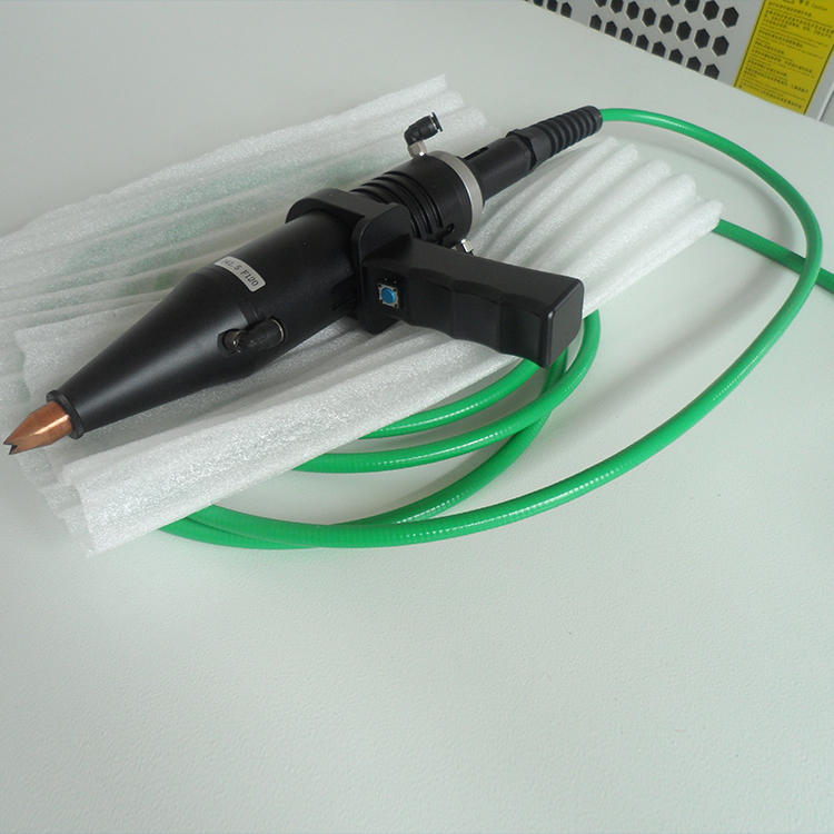 手持式光纤激光焊接机